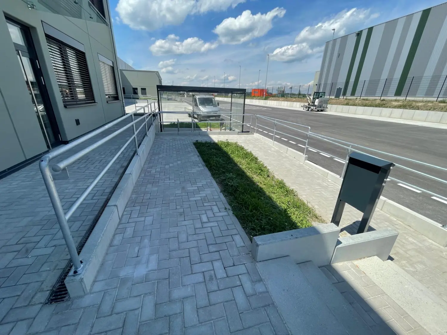 Doppelte Maschendrahtzäune der BEG Zaunsysteme GmbH