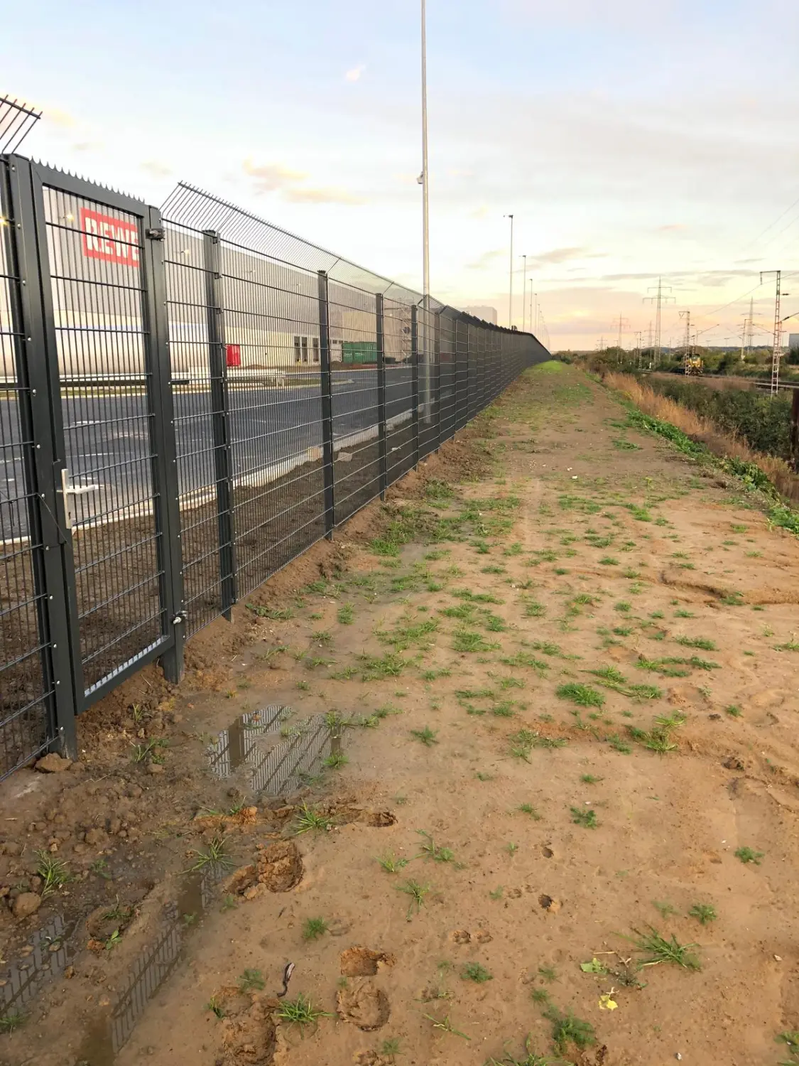 Hattingen, Driton Begolli, BEG Zaunsysteme GmbH, BEG-Zaunsysteme, Zaunbau, Zaunbauer ,  Zaunbau Firma,  Zaunbau Unternehmen,  Professioneller Zaunbau,  Zaunsysteme,  Zaunmontage , Metallzaun,  Doppelstabmattenzaun,  Gitterzaun,  Industriezaun,  Sicherheitszaun,  Sichtschutzzaun,  Gartenzäune,  Toranlagen,  Schiebetor,  Hoftor,  Zaunreparatur,  Zaunmontage Service,