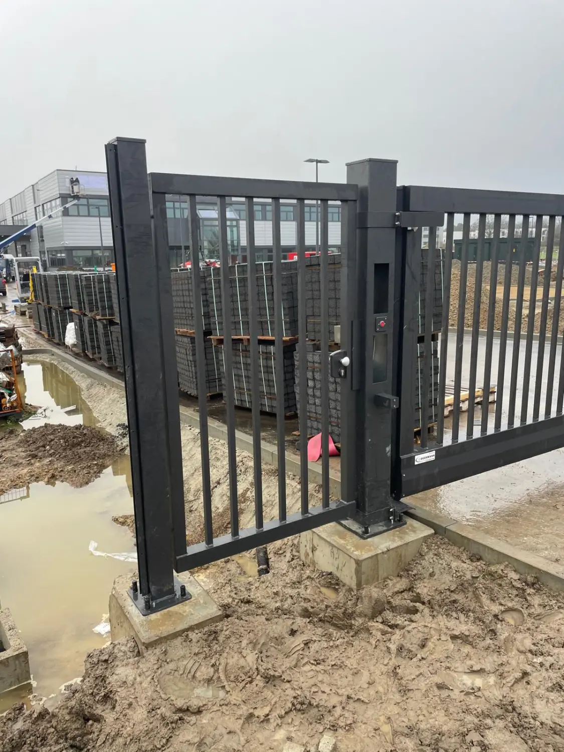 Hattingen, Driton Begolli, BEG Zaunsysteme GmbH, BEG-Zaunsysteme, Zaunbau, Zaunbauer ,  Zaunbau Firma,  Zaunbau Unternehmen,  Professioneller Zaunbau,  Zaunsysteme,  Zaunmontage , Metallzaun,  Doppelstabmattenzaun,  Gitterzaun,  Industriezaun,  Sicherheitszaun,  Sichtschutzzaun,  Gartenzäune,  Toranlagen,  Schiebetor,  Hoftor,  Zaunreparatur,  Zaunmontage Service,
